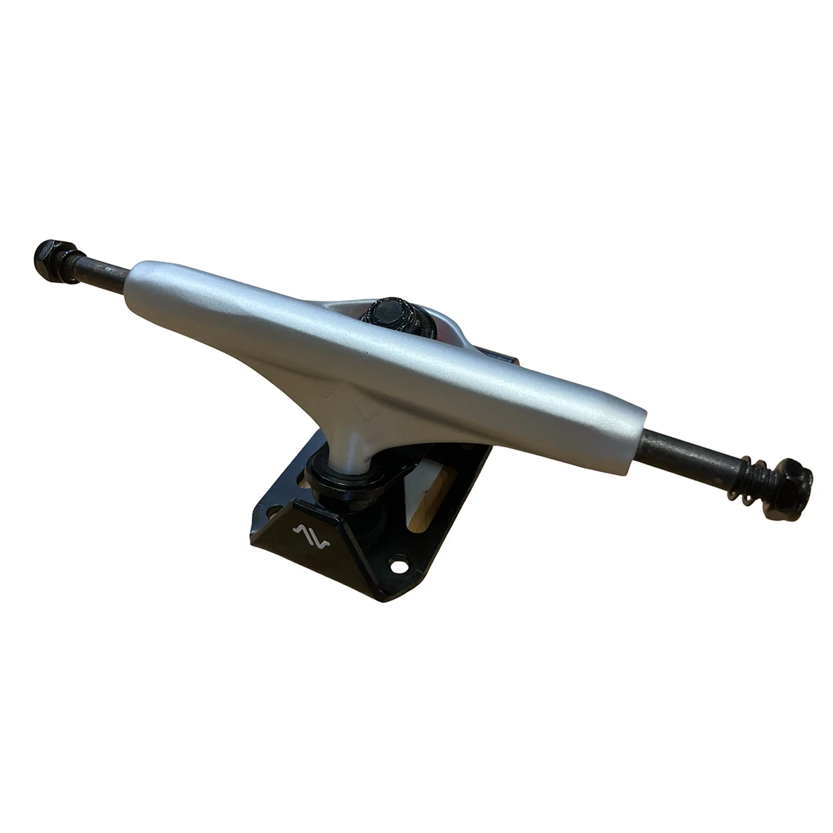 Avenue Truck 8,25" Generation 2 Black / Silver 3 Avenue Truck 8,25" Generation 2 Black / Silver